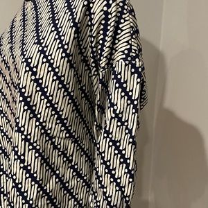 Rougue stripe sweater crew neck, size M
